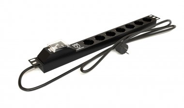 Фотография товара 'Hyperline 457836 SHE19-7SH-BF-2.5EU Блок розеток для 19" шкафов, горизонтальный, 7 розеток Schuko'