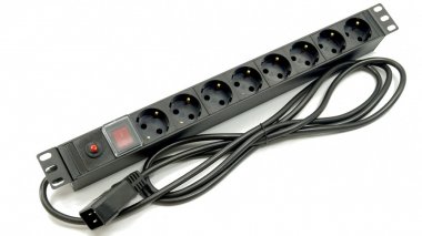 Фотография товара 'Hyperline 484604 SHE19-8SH-SR-2.5AIEC Блок розеток для 19" шкафов, горизонтальный, 8 розеток Schuko, 16A, 250В'