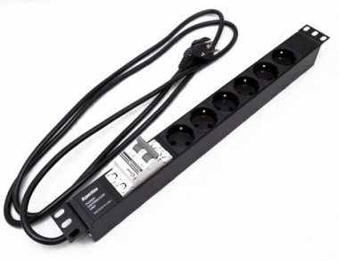 Фотография товара 'Hyperline Блок розеток для 19" шкафов, горизонтальный, с автоматическим выключателем 2Р(16А), 6 розеток Schuko (16A), 250В, SHE19-6SH-B-2.5EU'