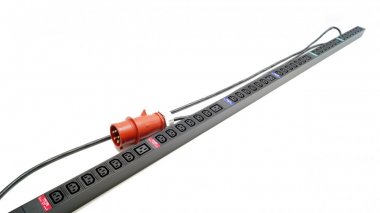 Фотография товара 'Hyperline 525053 SHE-36IEC-6BIEC-3x32-3PVR Блок розеток, вертикальный, 36 розеток IEC320 C13'