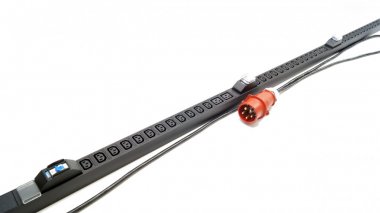 Фотография товара 'Hyperline 525052 SHE-36IEC-6BIEC-B-3x16-3PVR Блок розеток, вертикальный, 36 розеток IEC320 C13, 6 розеток IEC320 C19'