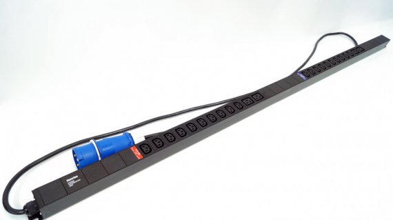 Фотография товара 'Hyperline 456989 SHE-20IEC-4BIEC-32-3PVB Блок розеток, вертикальный, 20 розеток IEC320 C13, 4 розетки IEC320 C19'