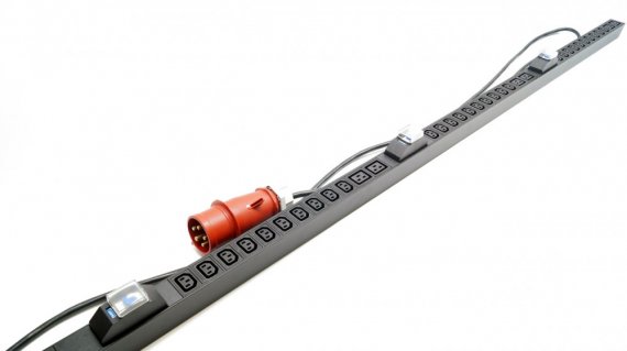 Фотография товара 'Hyperline 525056 SHE-30IEC-6BIEC-B-3x16-3PVR Блок розеток, вертикальный, 30 розеток IEC320 C13'